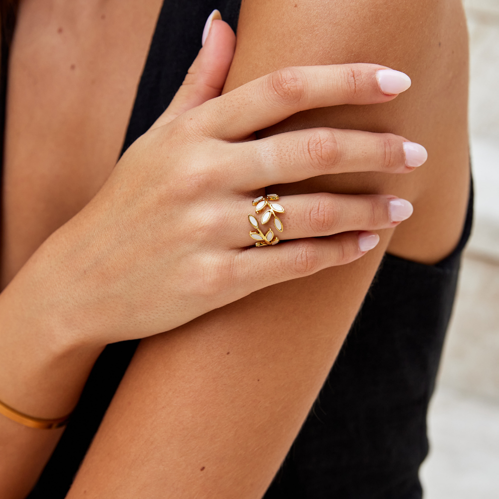 Serene Guldblad Ring