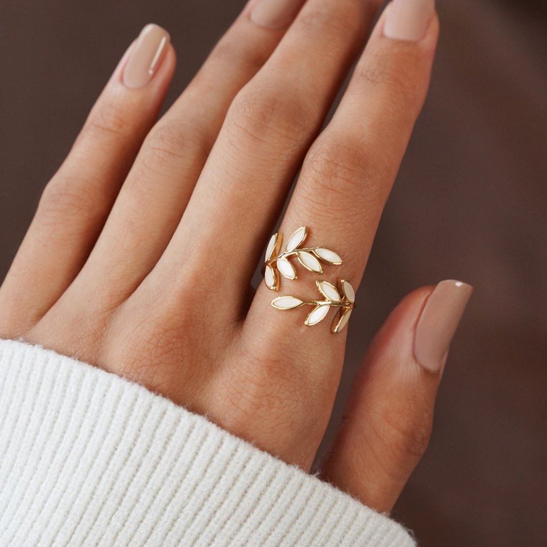 Serene Guldblad Ring