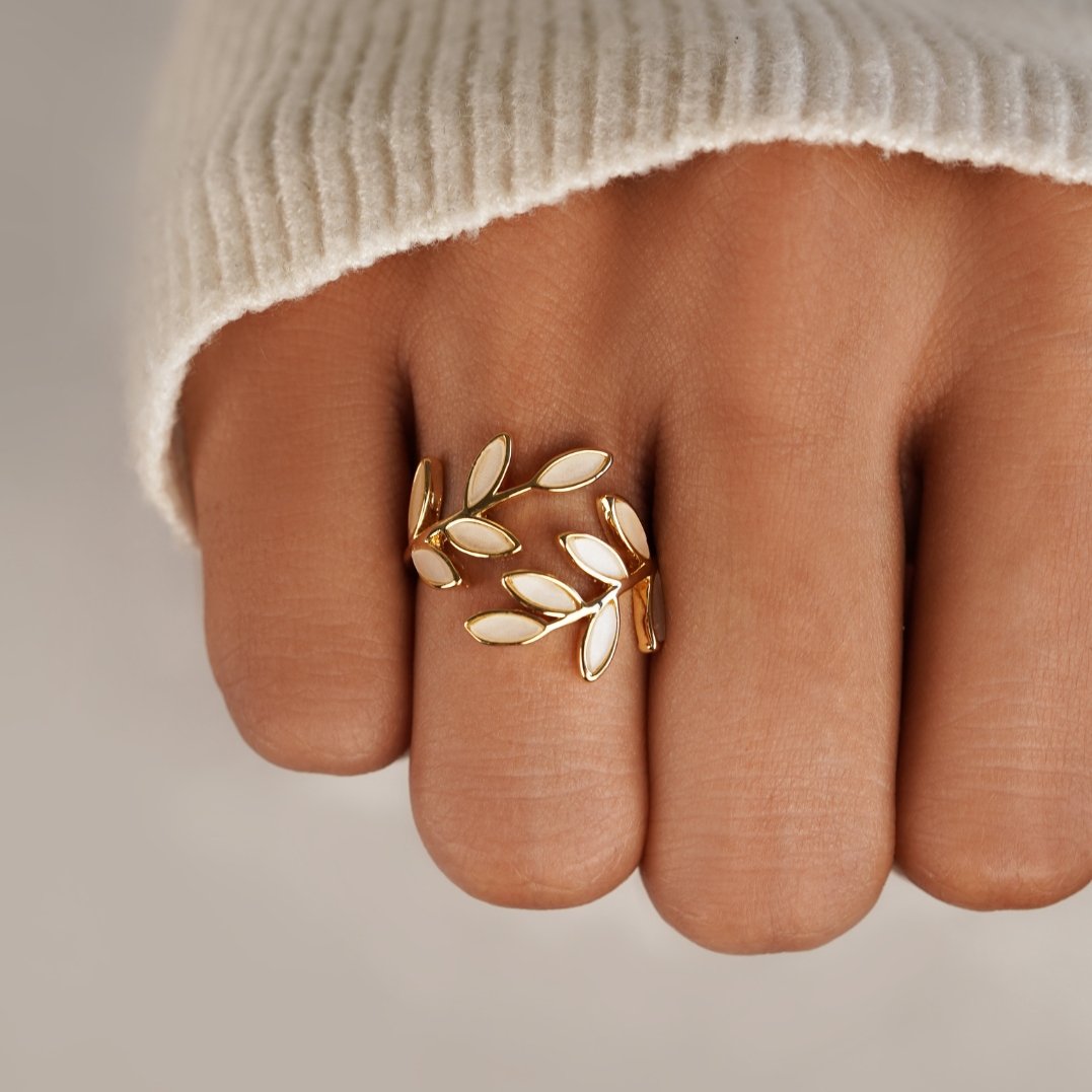 Serene Guldblad Ring