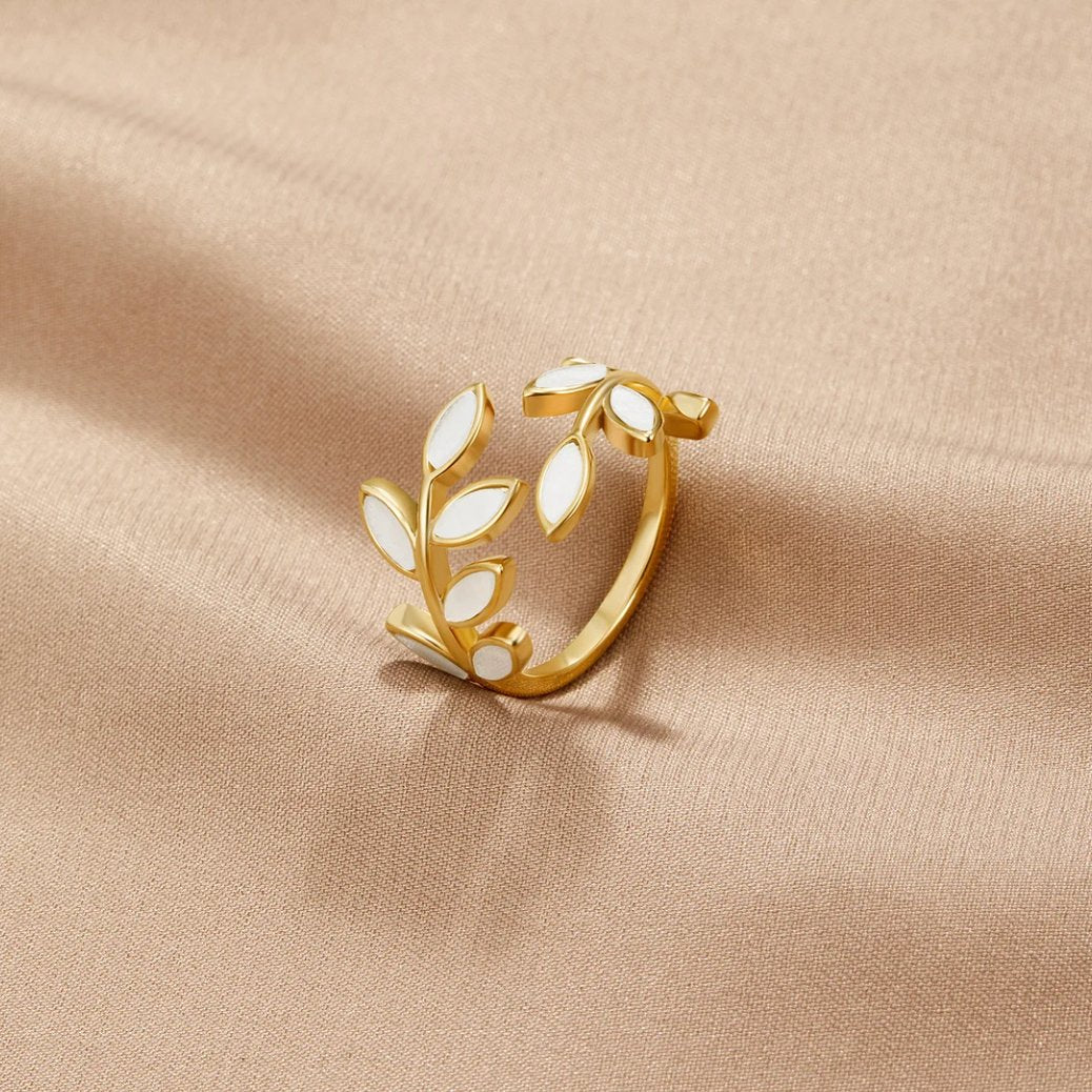 Serene Guldblad Ring