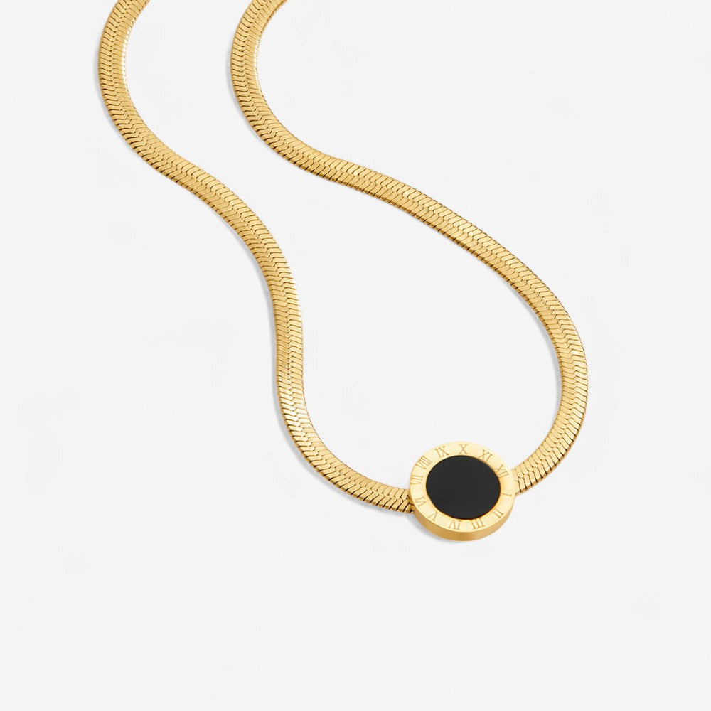 Azalea Sort Vedhængshalskæde