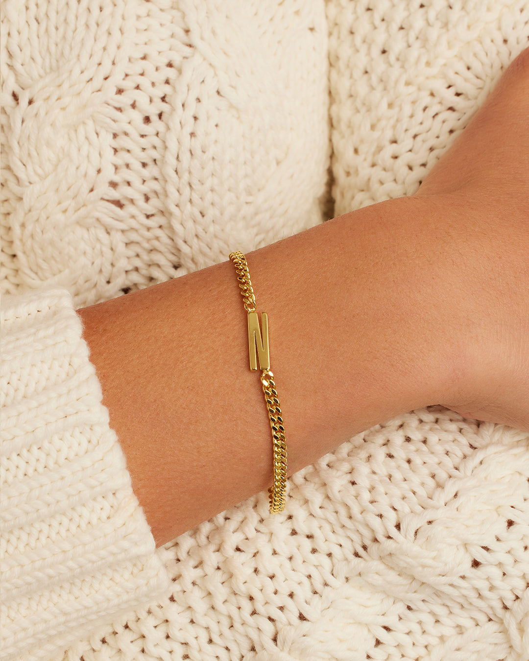 Luna Alfabet Charm-armbånd