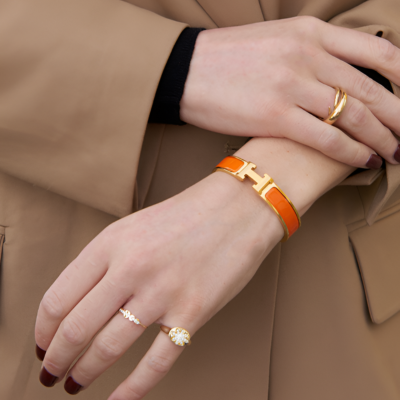 HELENE Elegant “H” Armbånd