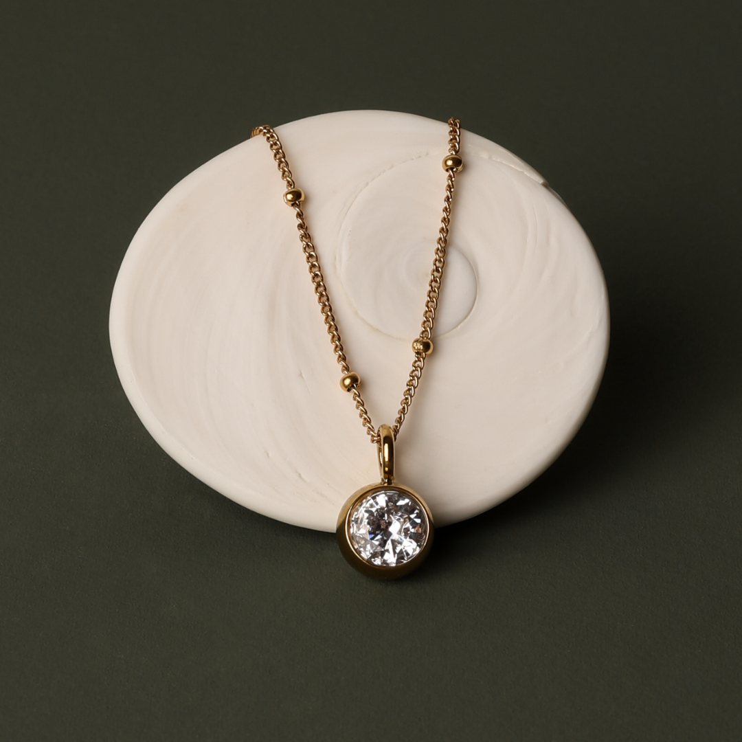 FØDSELSSTENS HALSKÆDE