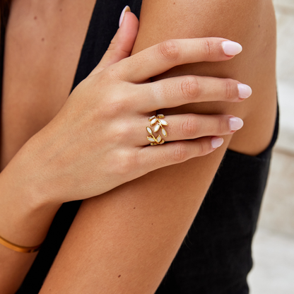 Serene Guldblad Ring