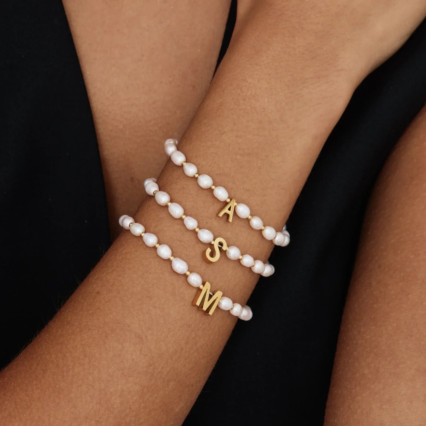 Perle Initial-armbånd