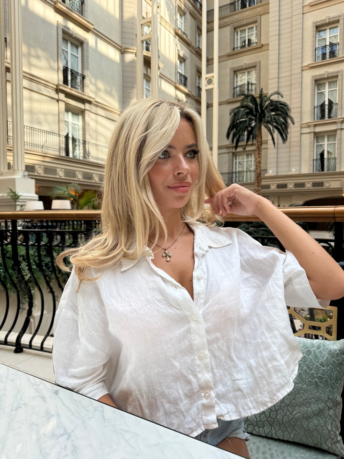 Elegant Forgyldt Korshalskæde