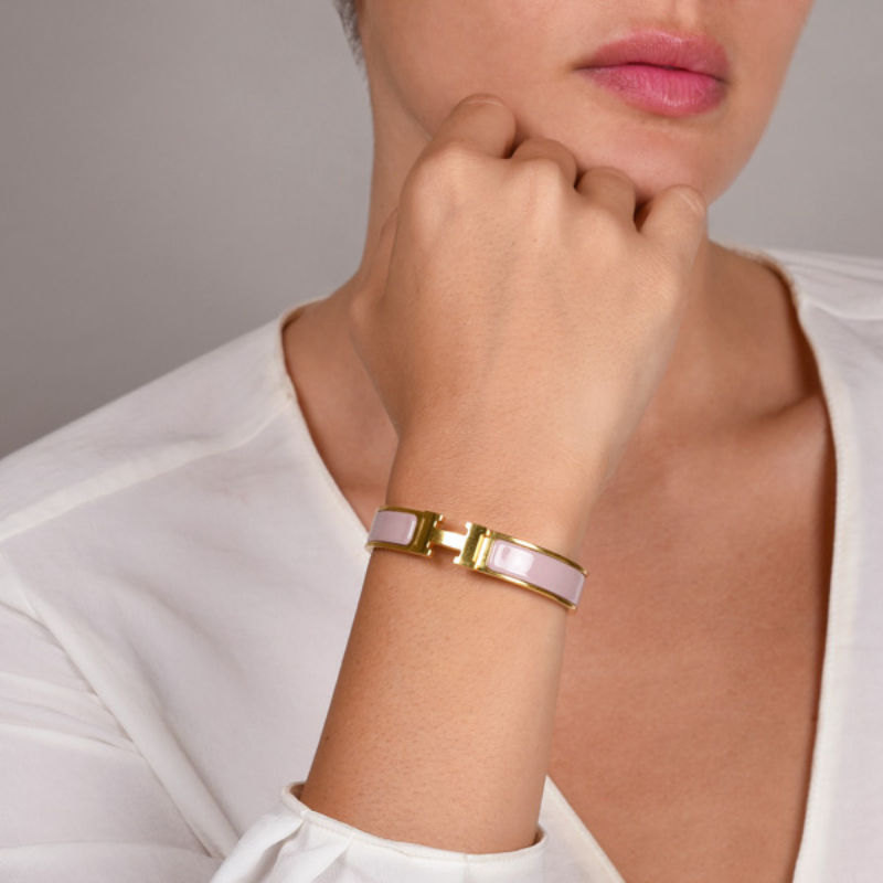HELENE Elegant “H” Armbånd