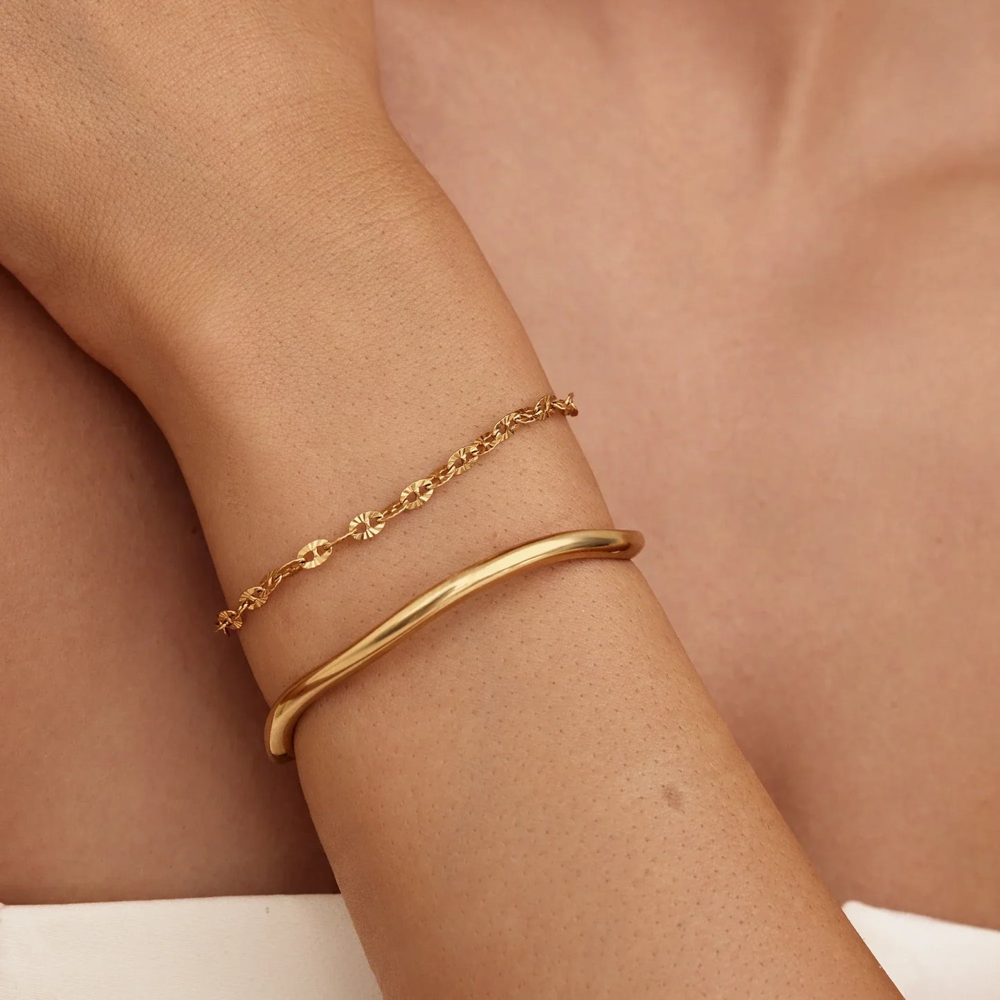 Skulptureret Bølgearmring