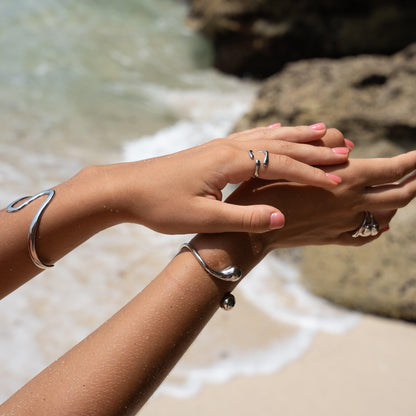 Shape of Water Armbånd