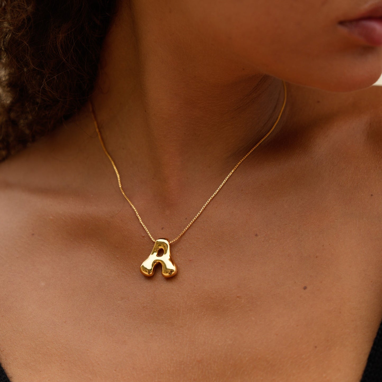 Boblende Bogstav Halskæde