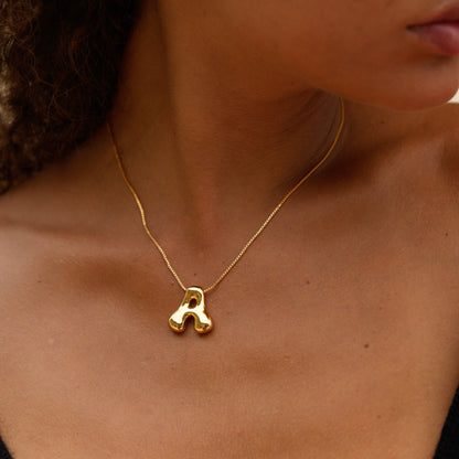 Boblende Bogstav Halskæde