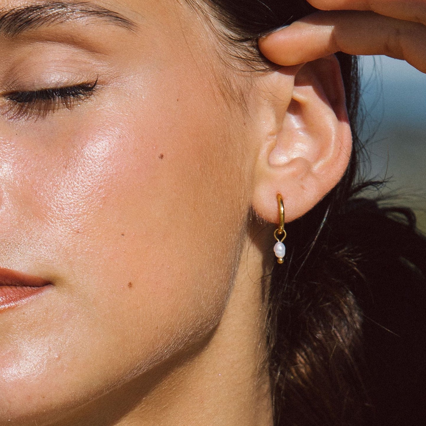 Perle Huggie Hoop Øreringe