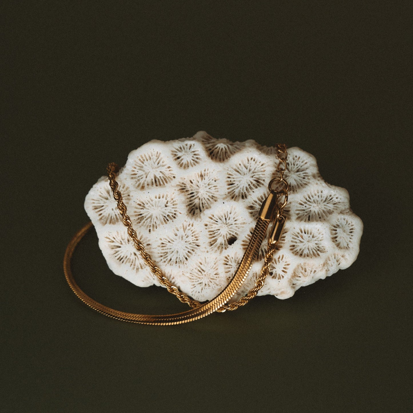 “IOS” LAGT PÅ LAG ARMBÅND