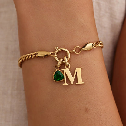 Armbånd med Initialer og Fødselssten i Curb-kæde Design
