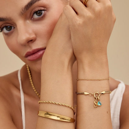 Armbånd med Initialer og Fødselssten i Curb-kæde Design