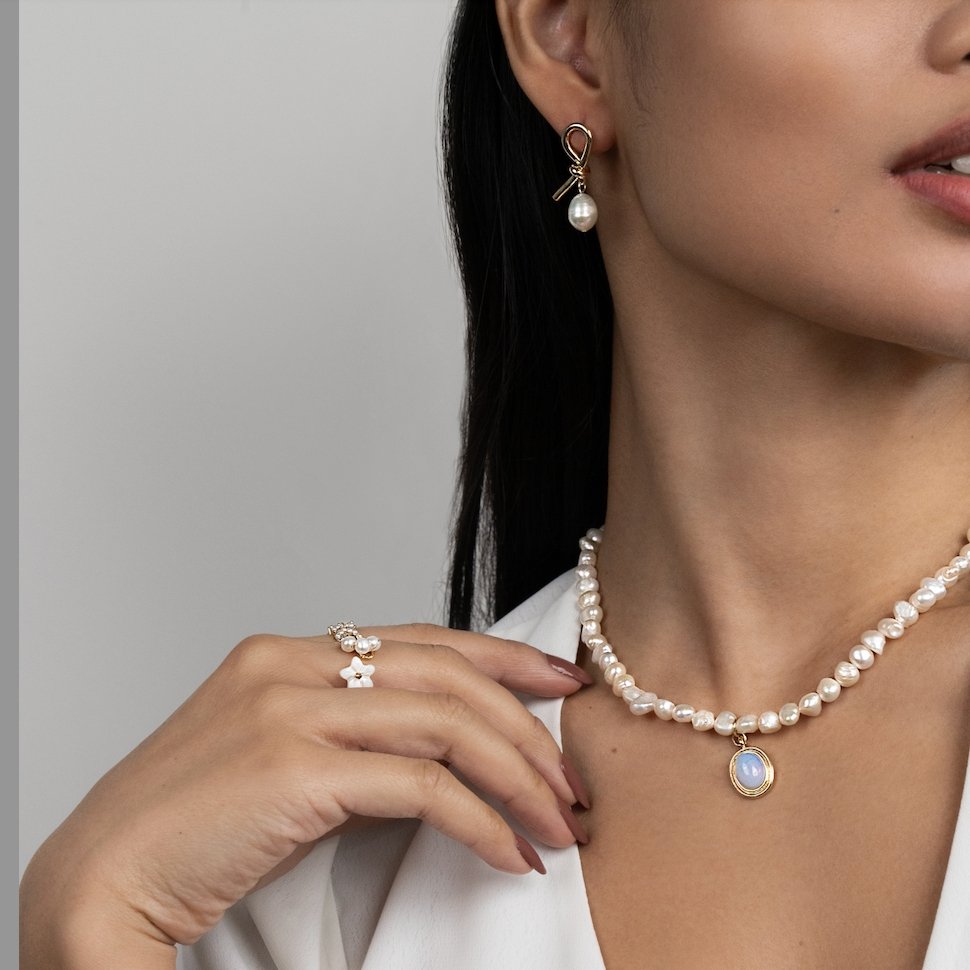 Knudrede Guld- og Ferskvandsperle Øreringe