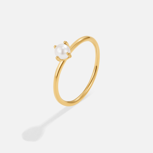 Uma Perle Solitaire Ring