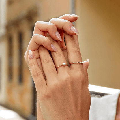 Uma Perle Solitaire Ring